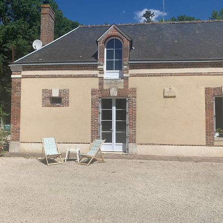 Gite A La Ferme De Sainte Radegonde Lanneray Exterior foto