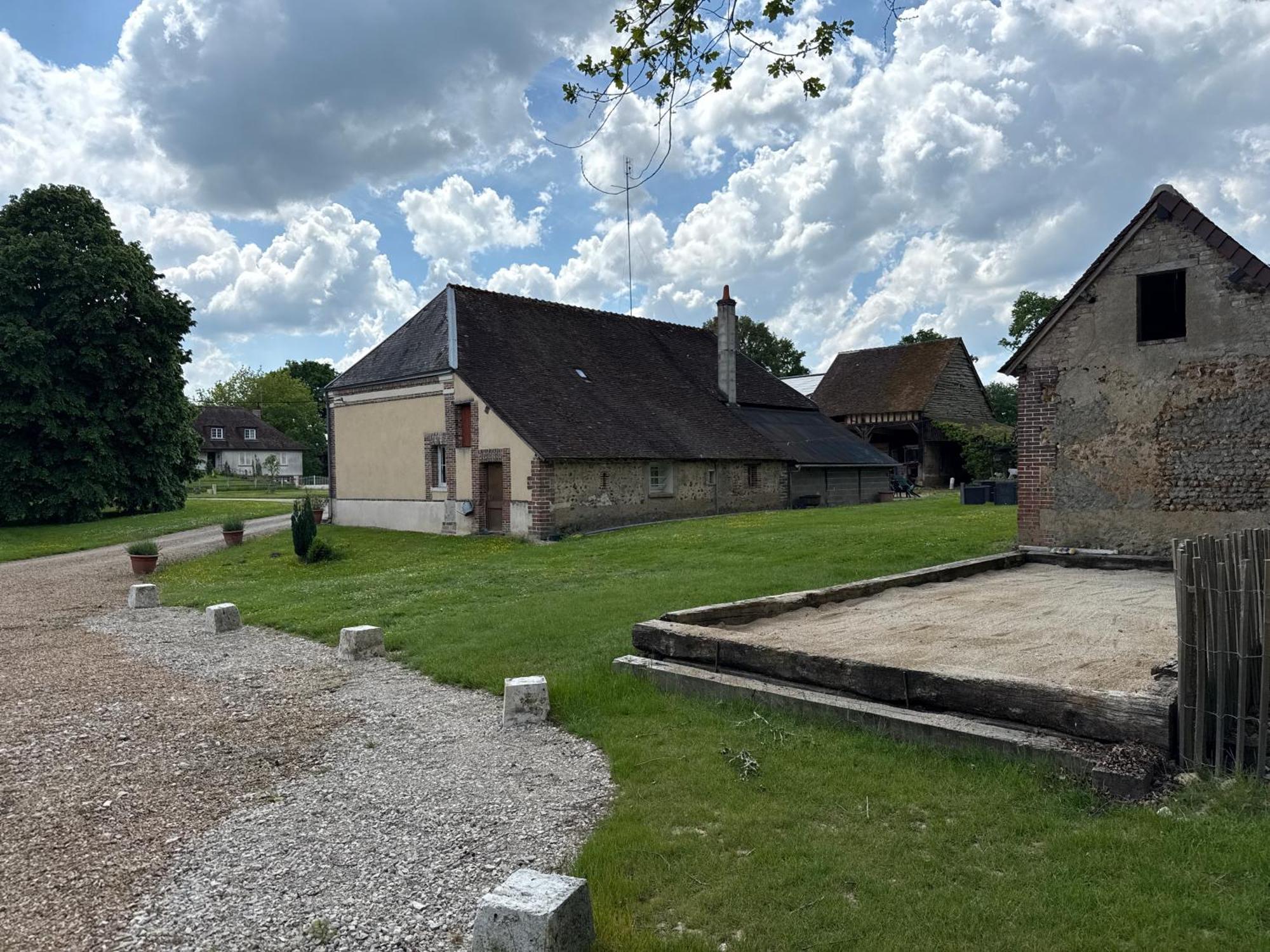 Gite A La Ferme De Sainte Radegonde Lanneray Exterior foto